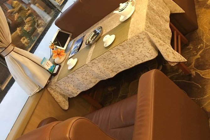 1 Day Relaxing Li River Cruise Private Tour with the 4 Star Luxury Boat VIP Room - Yangshuo West Street: 30 Minutes to Get Your Bearings