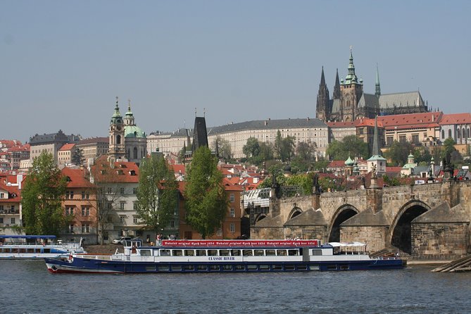 1 hour Prague Panoramic Vltava River sightseeing Cruise - What the audio actually covers (and how to hear it)
