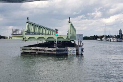 2 Hr Dolphin Melbourne, Merritt Island ,Cocoa Beach.1030 am - The Boat, the Crew, and the Pace on Intracoastal Waters