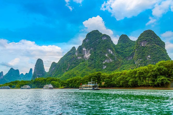3 Days Classic Guilin Tour with 3 star seats for Li River Cruise - Day 1: Elephant Trunk Hill, Fubo Hill, and Reed Flute Cave