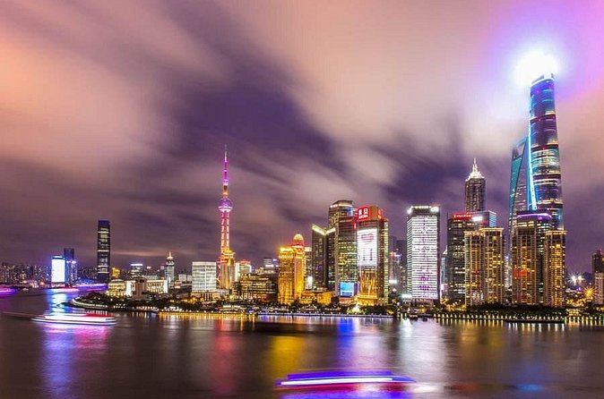 3-Hour Shanghai Bund Swift Tour with River Cruise or Skyscraper - Day vs night: how to choose the timing that fits you
