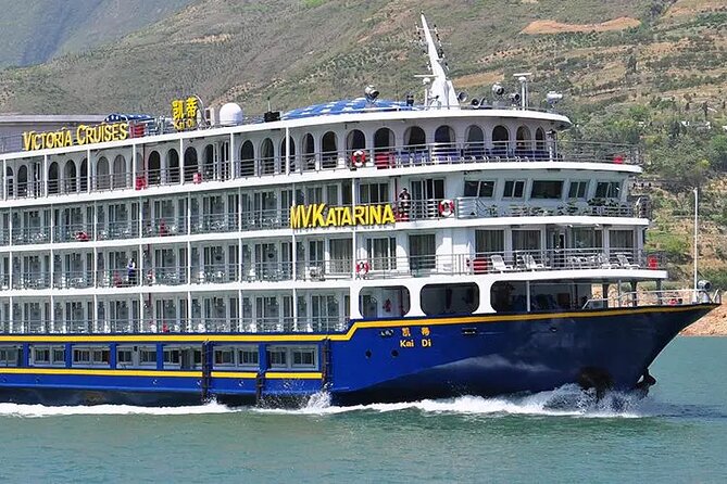 4D3N Yangtze River Cruise:Chongqing to Yichang by Victoria Cruise - Shuanggui Mountain and Fengdu: Calligraphy, Forest Views, and Optional Ghost City