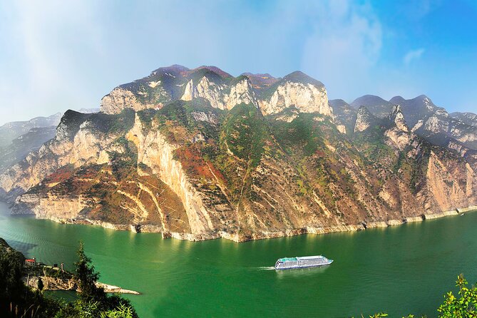 4D3N Yangtze River Cruise:Chongqing to Yichang by Victoria Cruise - Shennv Stream: A Pea-Boat Ride With Hanging Coffins and Tujia Songs