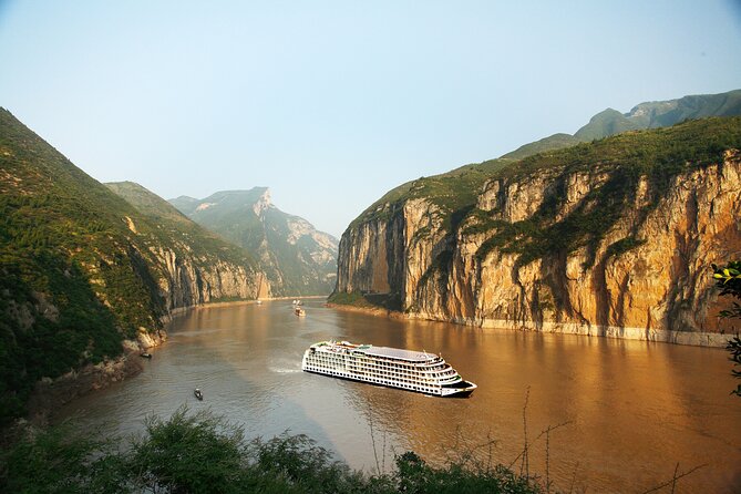 4D3N Yangtze River Cruise:Chongqing to Yichang by Victoria Cruise - Cabins, Solo Pricing, and Small-Group Feel