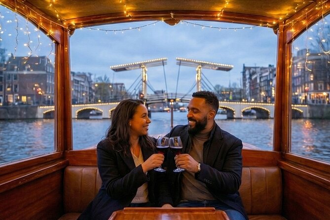 Amsterdam 1-Hour Canal Cruise With Live Guide - Live Guide Style: Light, Funny, and Still Useful