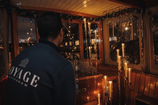 Amsterdam: 2-Hour Canal Cruise incl. Drinks & Dutch Snacks - Churches, theater, and the neighborhood stitches (Jordaan and more)