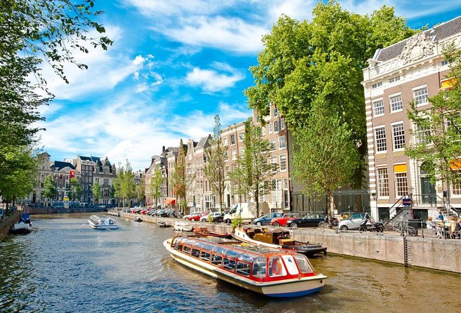 Amsterdam: 60-Minute Guided Private Canal Cruise with Drinks - Key points worth your attention