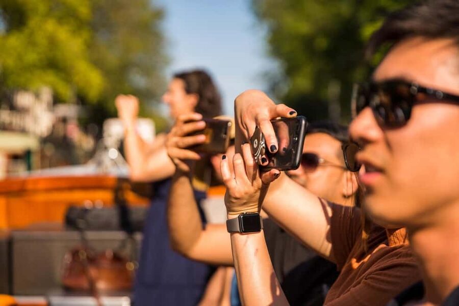 Amsterdam: 90 min Cosy Canal Cruise w. Bar & Snacks on board - What to Pack (and What Not To)
