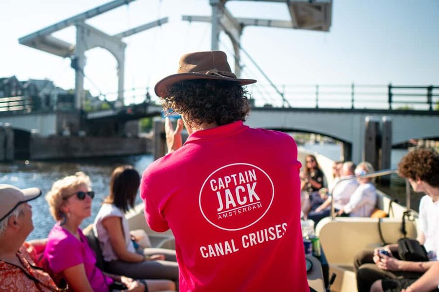 Amsterdam: 90 min Cosy Canal Cruise w. Bar & Snacks on board - The 90-Minute Timing That Works for Real Days in Amsterdam