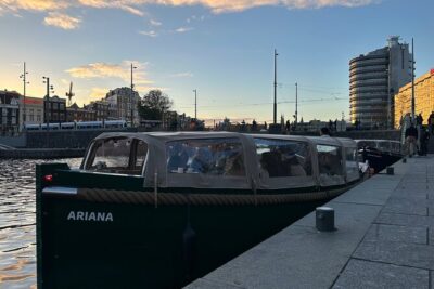 Amsterdam: 90 min Kings Day Boat Party with Unlimited Drinks - Unlimited drinks and the 18+ rule: how the open bar works