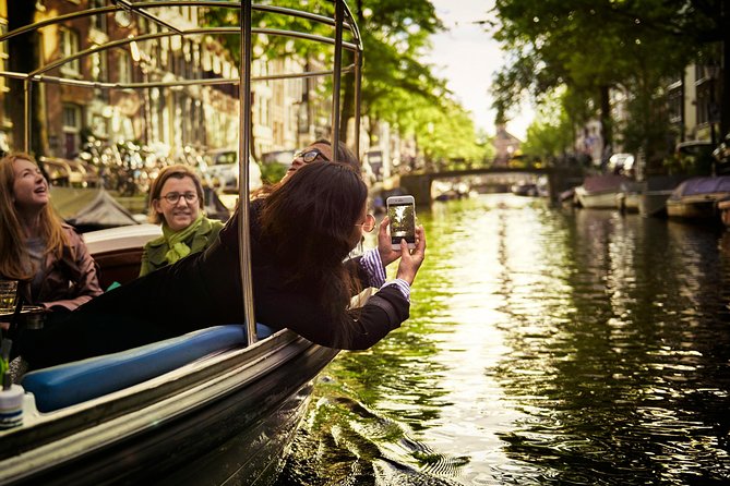 Amsterdam 90-min Private Canal Cruise with Live Guide and Drinks - Key Things You’ll Notice on This Canal Cruise