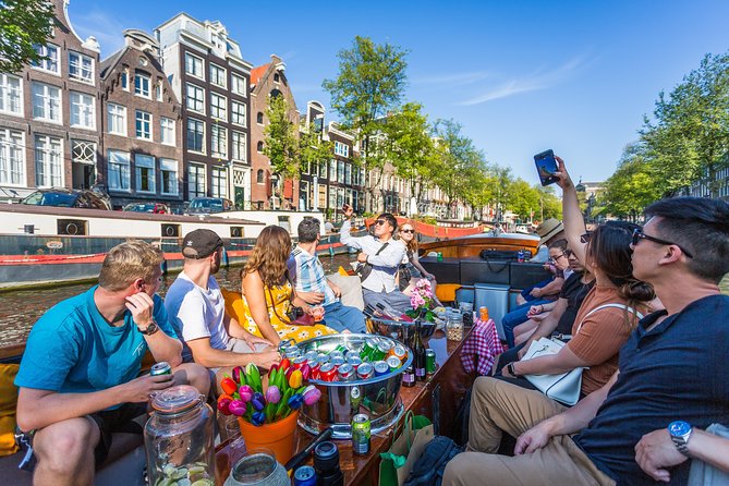 Amsterdam All-Inclusive 90-Minutes Heated Cruise by Captain Jack - Two departure points for a 90-minute Amsterdam canal circuit