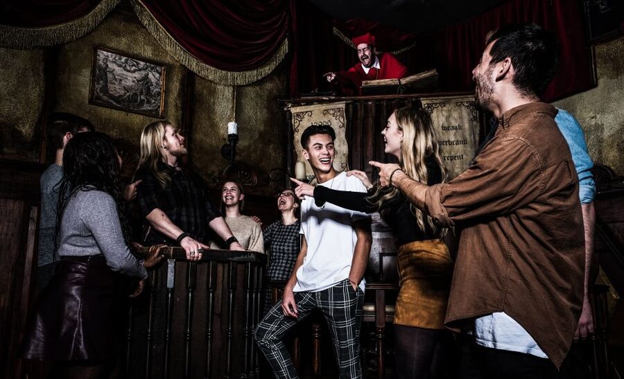 Amsterdam: Amsterdam Dungeon and Canal Cruise Entry Ticket - Torture chamber and scare level: who should think twice
