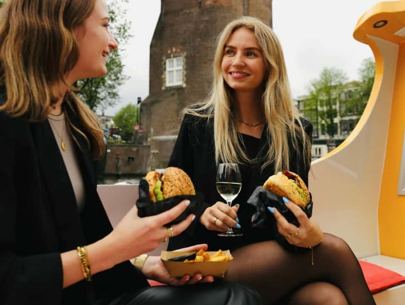 Amsterdam: Burger Cruise - Burgerbar & Canal Cruise - Burger Dinner Cruise: the smart way to combine food and canals