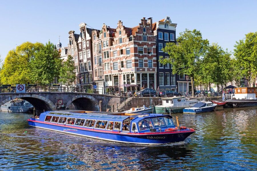 Amsterdam: Canal Cruise and Jewish Cultural Quarter Tickets - The Canal Cruise Stops You Up for Museum Thinking
