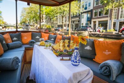 Amsterdam Canal Cruise in Classic Salon Boat With Drinks and Cheese - The guide commentary in English (and how to use it)