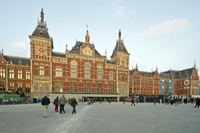 Amsterdam canal cruise in open boat – Guided tour - Quick hits