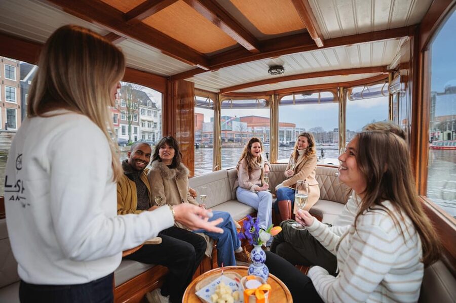 Amsterdam: Canal Cruise with Bubbles & Bites - A 1-Hour Canal Cruise That Turns Amsterdam Into an Easy Win