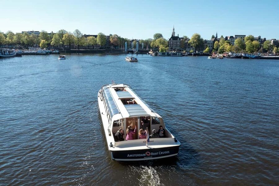 Amsterdam: Canal Cruise with Live Commentary & Audio Guide - A 100% Electric Boat That Feels Built for Comfort