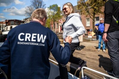 Amsterdam Canal Cruise with Live Guide and Two Drinks - How the UNESCO Canal Stretch Changes What You See