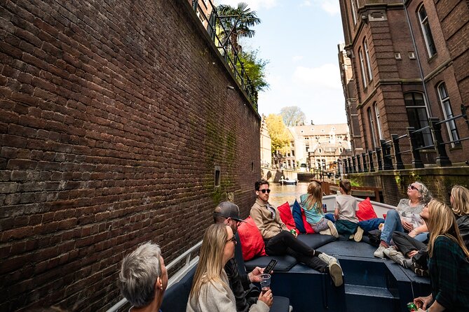 Amsterdam Canal Cruise with Live Guide - Central Station - Should you book this Amsterdam canal cruise from Central Station?