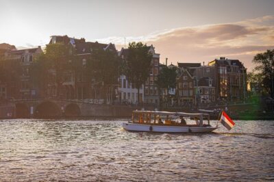 Amsterdam Champagne Private Canal Cruise - The captain and crew make the cruise feel smooth