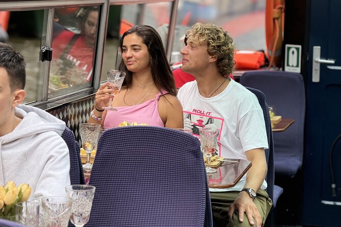 Amsterdam Cheese and Wine Canal Cruise - The 7 bridges view at Reguliersgracht: a rare canal moment