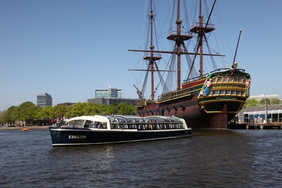 Amsterdam: City Canal Cruise & Straat Museum - Cruise docks in the city: choose the closest one to your next plan