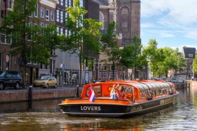 Amsterdam: City Centre Canal Cruise - Central Station start: getting on board without drama