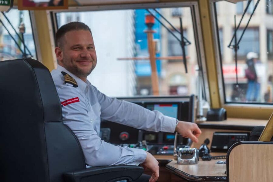 Amsterdam: City Centre Canal Cruise & Free Flower Cocktail - The Route’s Best Moments: What You’ll Actually See