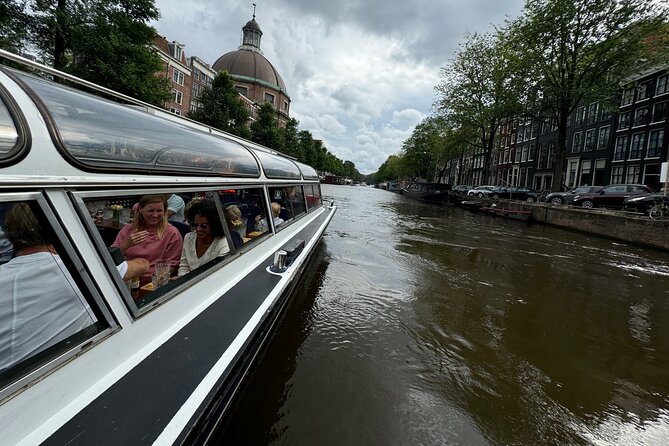 Amsterdam Classic Canal Cruise with Live Guide and Open Bar - A One-Hour Canal Cruise That Gets You Oriented