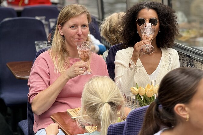 Amsterdam Classic Canal Cruise with Live Guide and Two Drinks - The route: from Amstel to Skinny Bridge (what you’ll see at each stop)