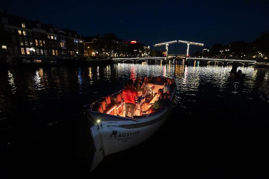 Amsterdam: Evening Canal Cruise with (Open) Bar on Board - Key highlights to look for