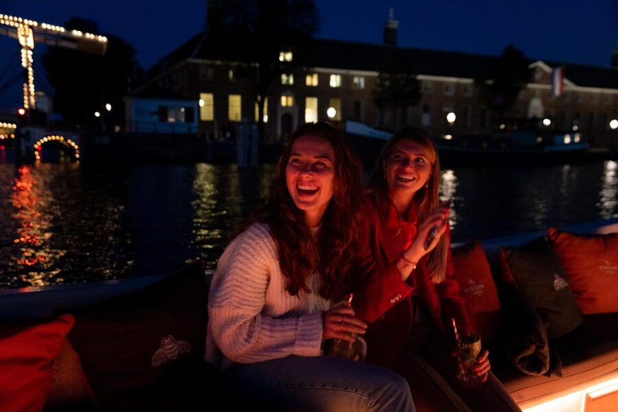Amsterdam: Evening Canal Cruise with (Open) Bar on Board - Winter bonus: Amsterdam Light Festival art on your route