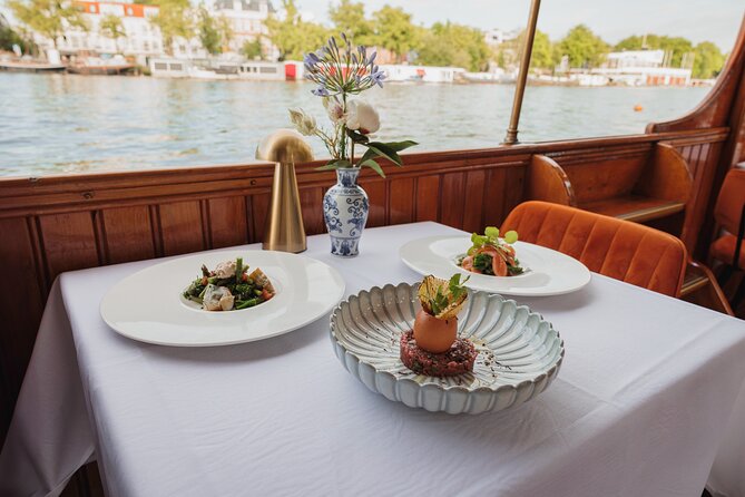 Amsterdam: Exclusive Dinner Canal Cruise - Comfort Notes: It Can Be Dim, Drafty, or Cold