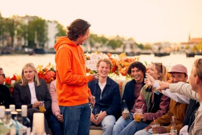Amsterdam: Exclusive Tulip Tour Canal Cruise - Houseboat Alley: canals as real neighborhoods