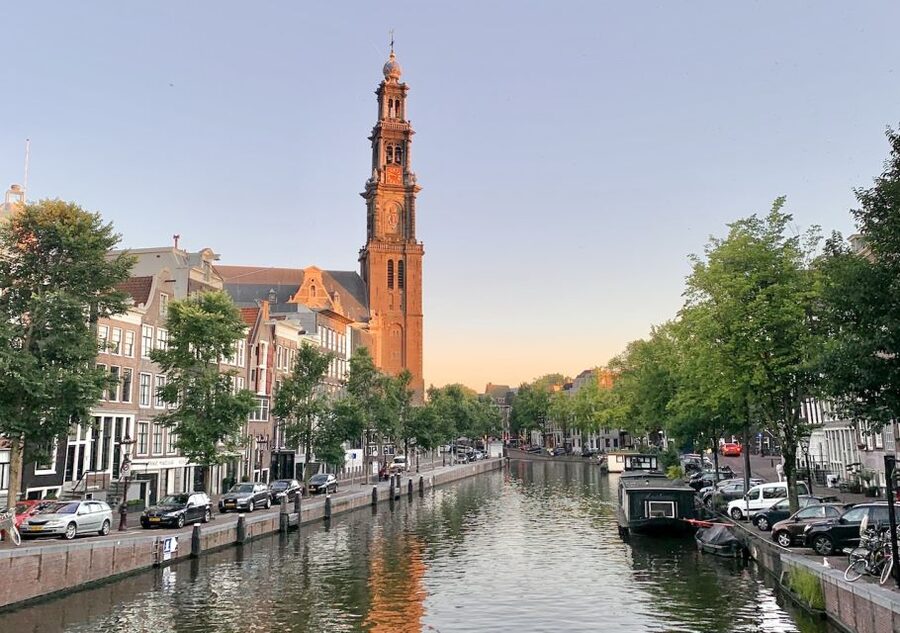Amsterdam: German Canal Cruise with Unlimited Drinks Option - Who should book this cruise—and who might skip it