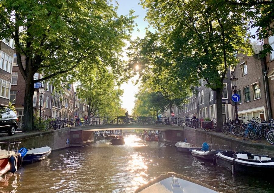 Amsterdam: German Canal Cruise with Unlimited Drinks Option - Should you book this Amsterdamliebe German canal cruise?