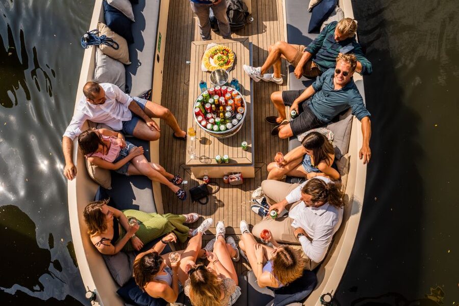 Amsterdam: German Guided Canal Cruise with on Board Bar - The One-Hour Route: What Each Landmark Adds