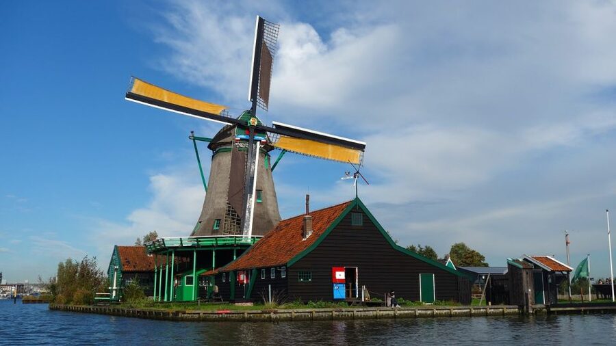 Amsterdam: Giethoorn Tour with Canal Cruise and Windmills - How the 9-hour schedule really plays (and how to cope like a pro)