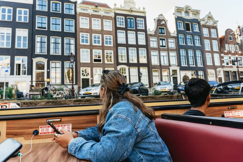 Amsterdam: Heated Canal Cruise Including Audioguide - Comfort perks that actually matter: Wi‑Fi, toilet, heat