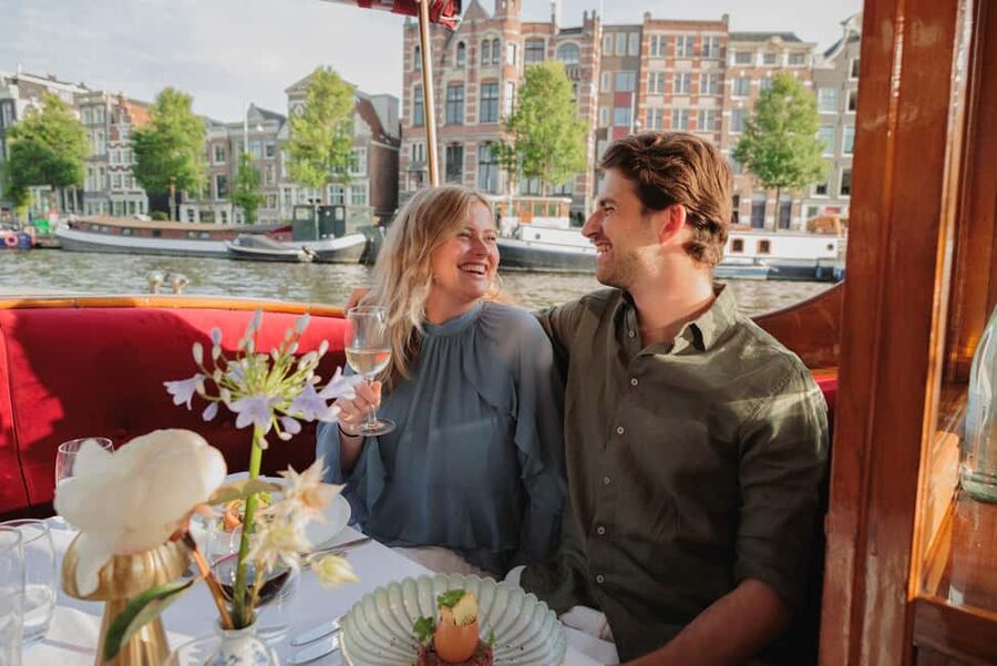Amsterdam: High-End 3-Course Dinner Canal Cruise - Timing, pacing, and practical tips for a smooth evening