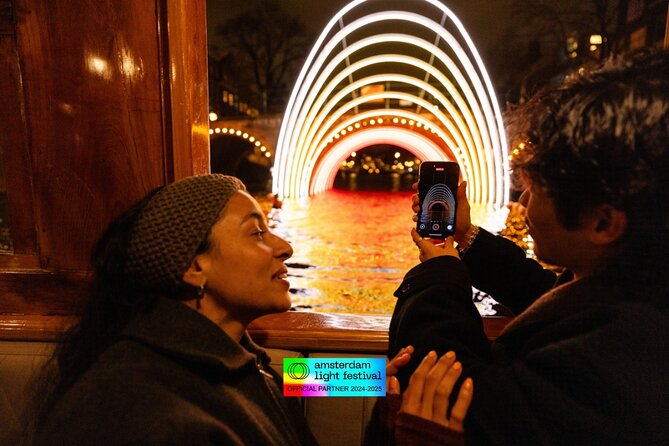 Amsterdam Light Festival: Heated Boat Cruise + Hot Drinks & Bite - Boarding, meeting point, and the quay chaos factor