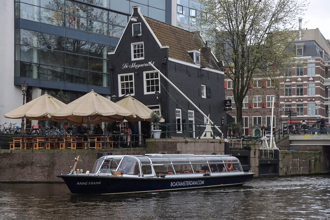 Amsterdam Live Guided Sightseeing Canal Cruise - Museum Stops for Curious Stops: Bags, Purses, and the Cat Cabinet