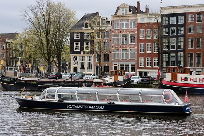 Amsterdam Live Guided Sightseeing Canal Cruise - De 9 Straatjes from the Water: Nine Little Streets and Canal Timing