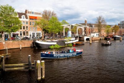 Amsterdam:Old City Canal Cruise with Live Guide and Open Bar - What 1 Hour Feels Like on an Open Boat