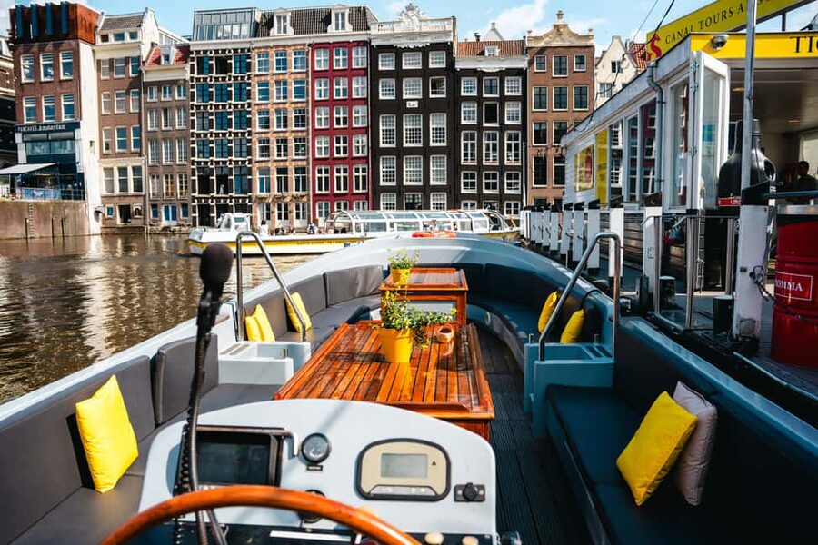 Amsterdam: Open Boat Canal Cruise (with Free Spritz Option) - Onboard Comfort Tips for a Smooth 1-Hour Ride