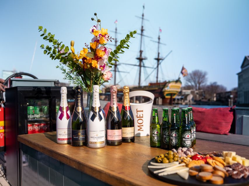 Amsterdam: Private Canal Cruise with Drinks and Snacks - Price and value: how $547 per group makes sense