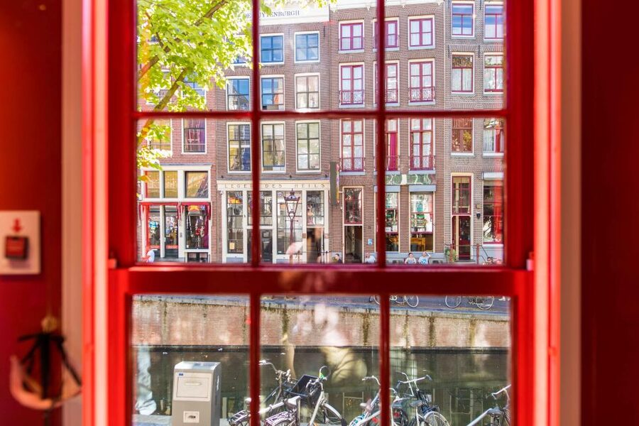 Amsterdam: Red Light Secrets Museum and 1-Hour Canal Cruise - Red Light Secrets Museum: what you’re really walking into