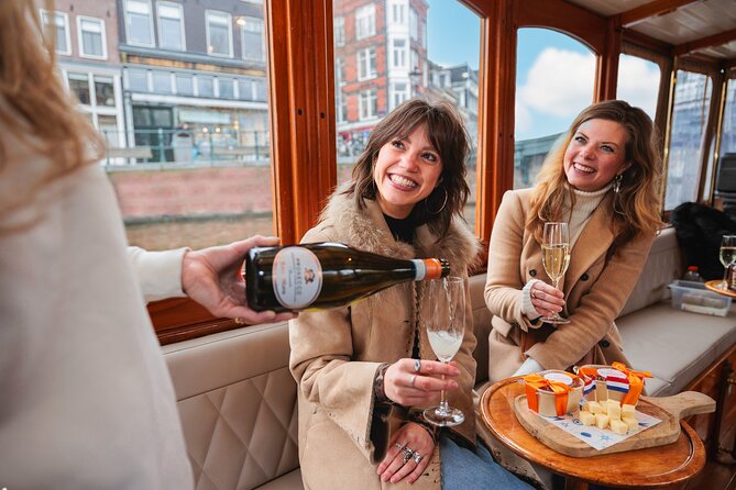 Amsterdam: Romantic Canal Cruise with Optional Bubbles & Bites - Why This 1-Hour Canal Cruise Fits Real Amsterdam Schedules